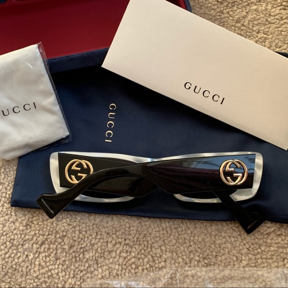 Gucci Sunglasses - Picture 7 of 16